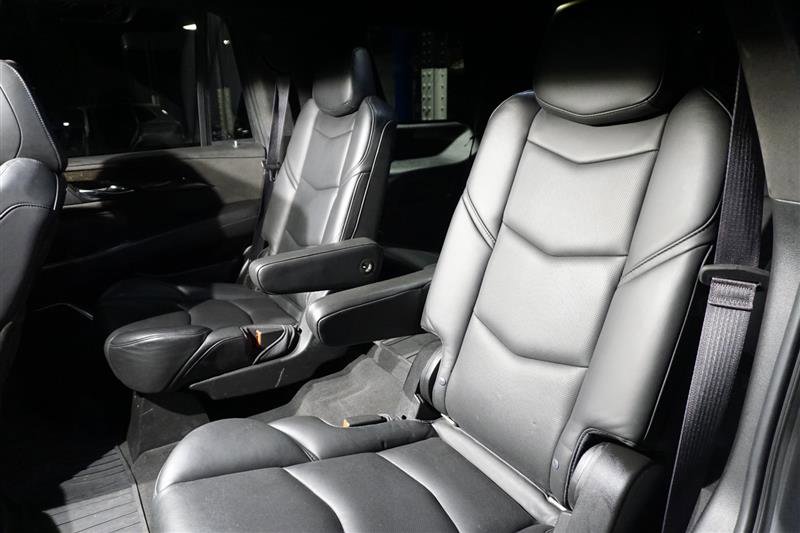 Used 2016 Cadillac Escalade Platinum image 23