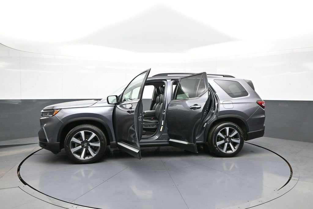 Used 2023 Honda Pilot Touring image 45