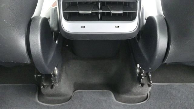 Used 2022 Tesla Model Y Long Range AWD/4WD image 18