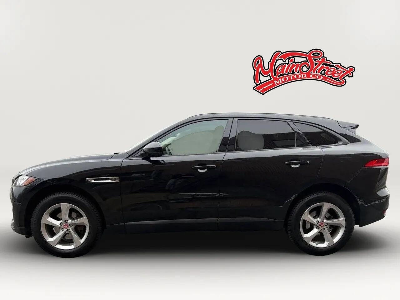 Used 2018 Jaguar F-PACE Premium image 4