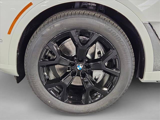 Used 2027 BMW X7 xDrive40i w/ Premium Package AWD/4WD image 10