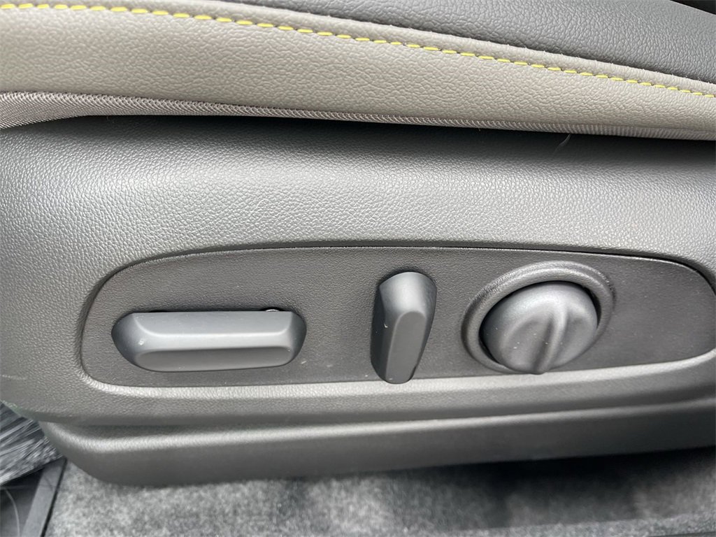 New 2026 Chevrolet Trax ACTIV w/ Sunroof Package image 12