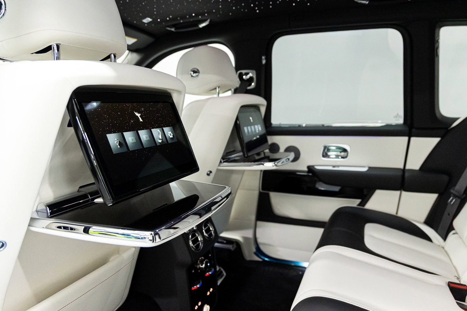 New 2026 Rolls-Royce Cullinan image 52