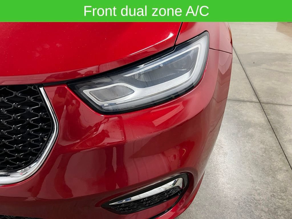 Used 2025 Chrysler Pacifica Select FWD image 13