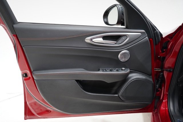 New 2025 Alfa Romeo Giulia Intensa AWD w/ Driving Assist Package image 18