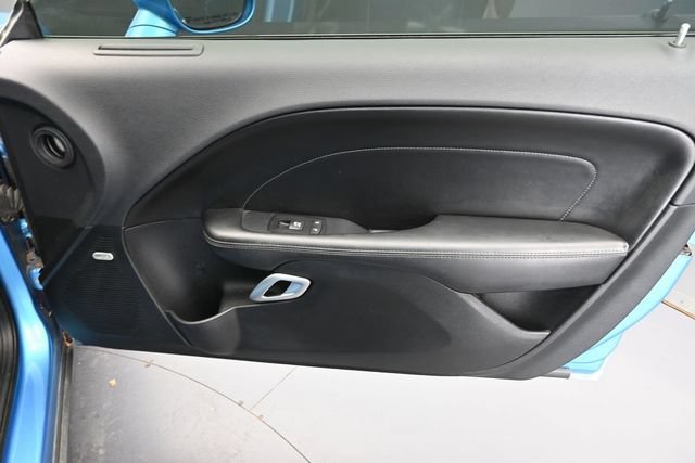 Used 2015 Dodge Challenger R/T Plus RWD image 31