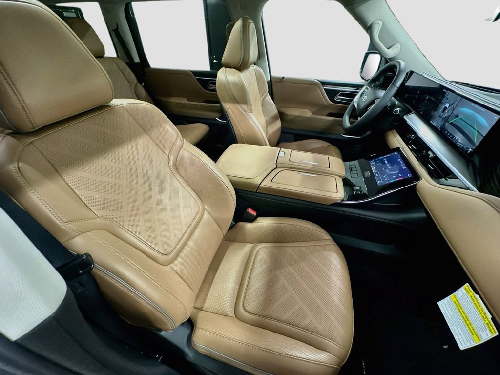 Certified 2026 INFINITI QX80 Luxe w/ Cargo Package AWD/4WD image 30