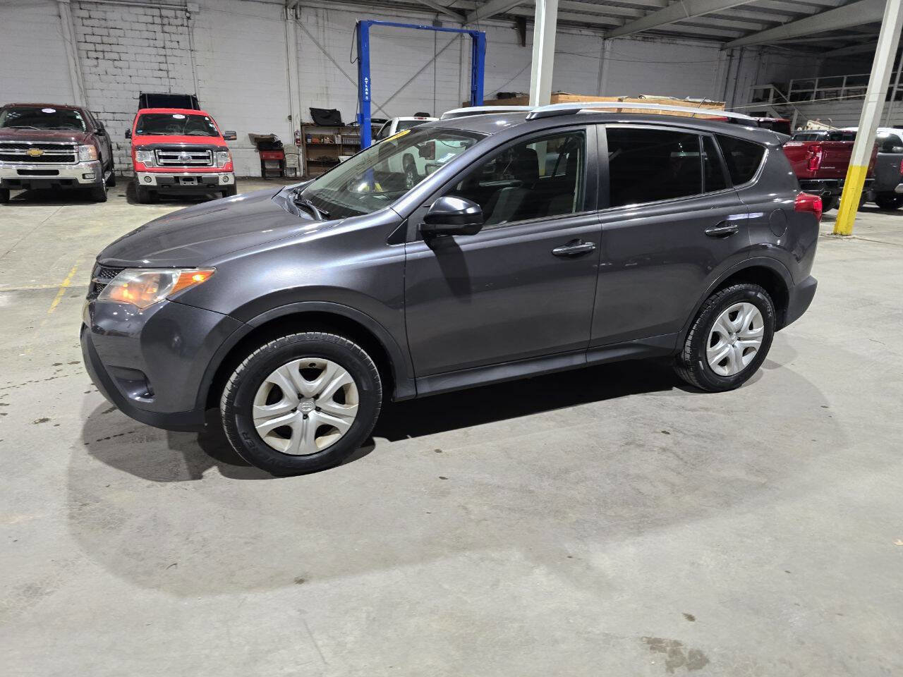 Used 2015 Toyota RAV4 LE image 3