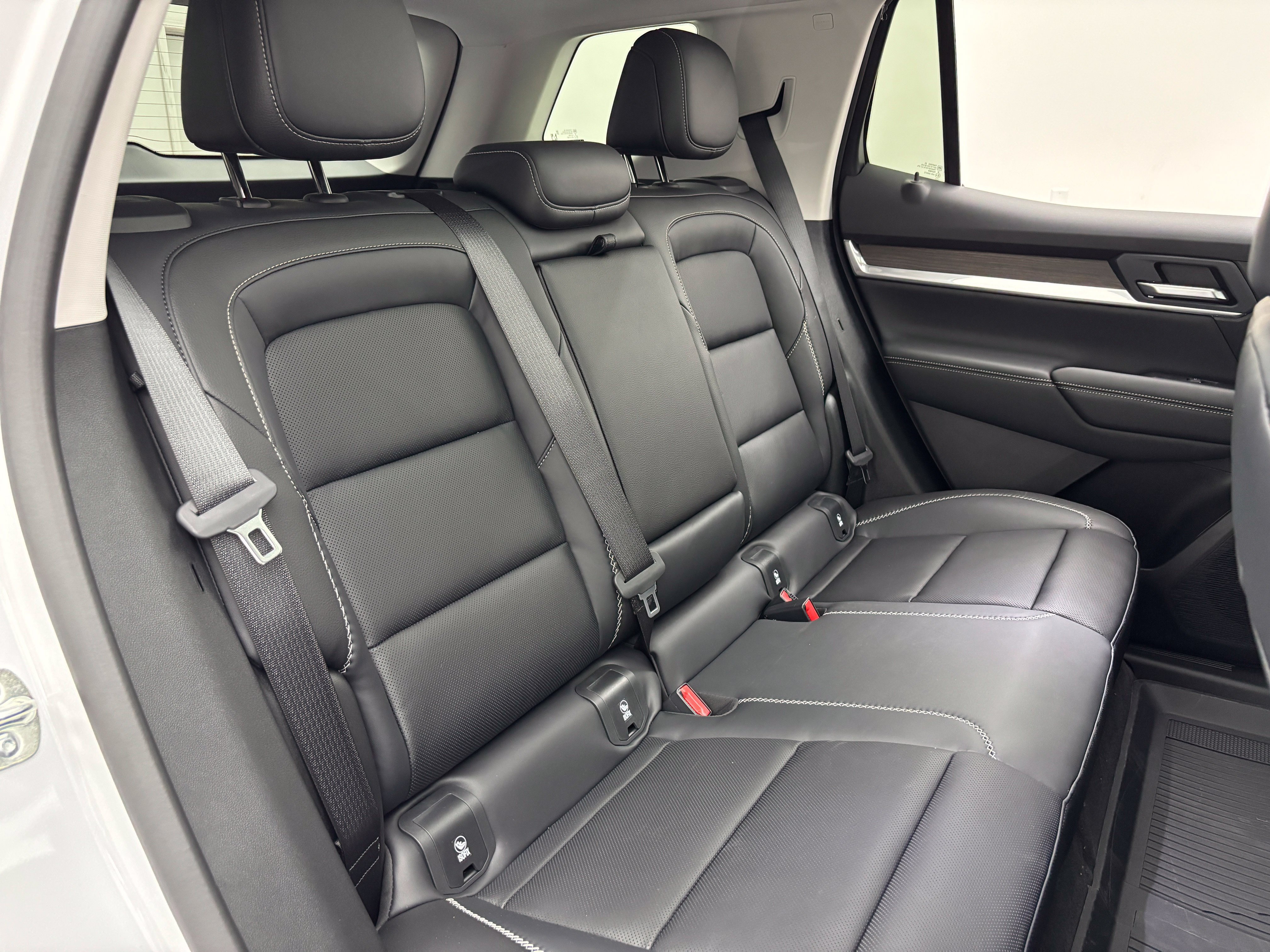 New 2027 GMC Terrain Denali w/ LPO, Floor Liner Package AWD/4WD image 40