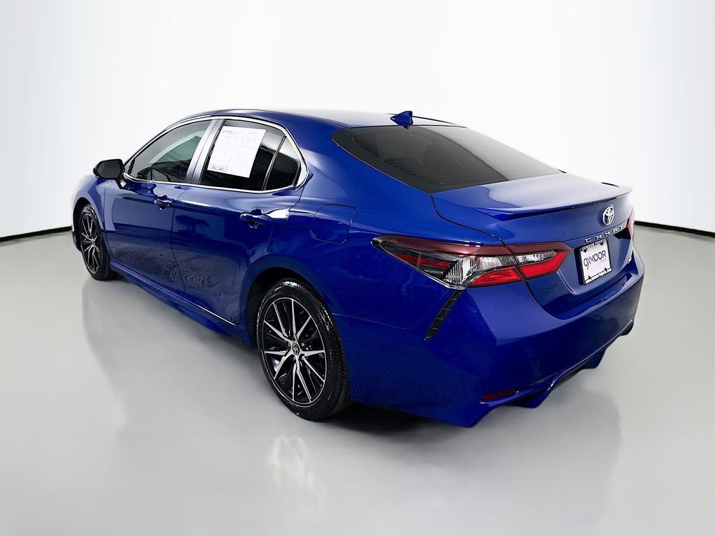 Used 2024 Toyota Camry SE image 5