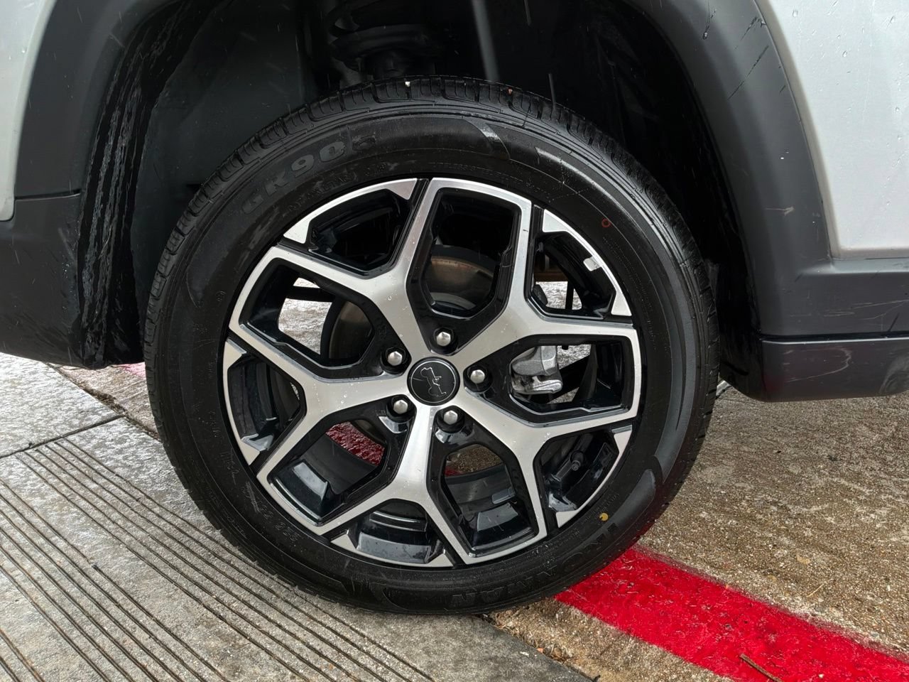 Used 2025 Jeep Compass Limited AWD/4WD image 9