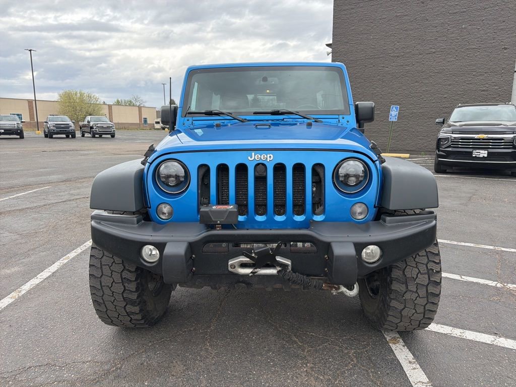 Used 2015 Jeep Wrangler Unlimited Rubicon w/ Connectivity Group AWD/4WD image 3