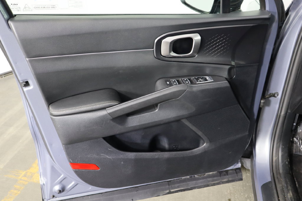Used 2024 Kia Sorento LX FWD image 20