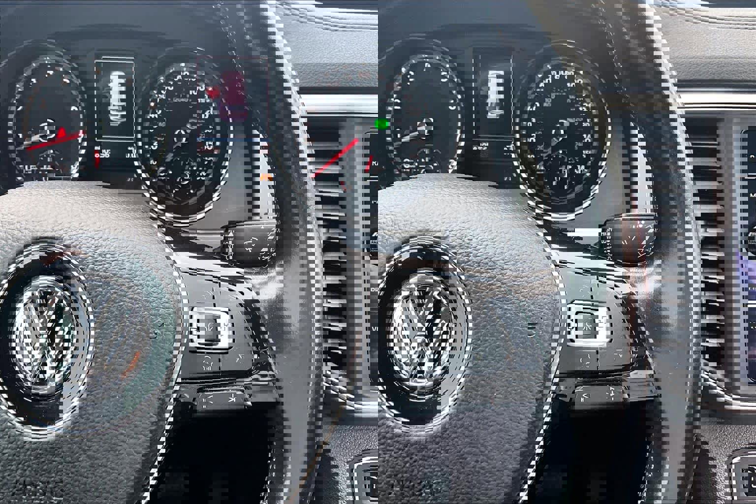 Used 2018 Volkswagen Atlas SE image 23