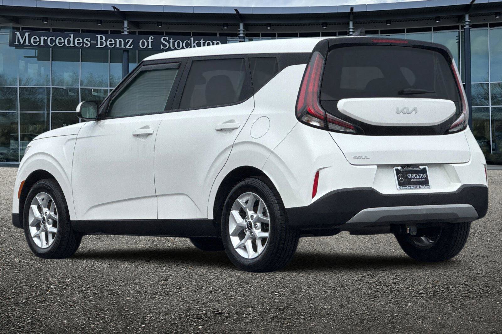 Used 2023 Kia Soul LX w/ LX Technology Package image 6