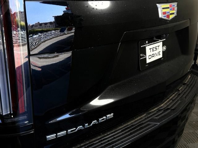 Used 2025 Cadillac Escalade Sport Platinum w/ LPO, Floor Liner Package AWD/4WD image 7