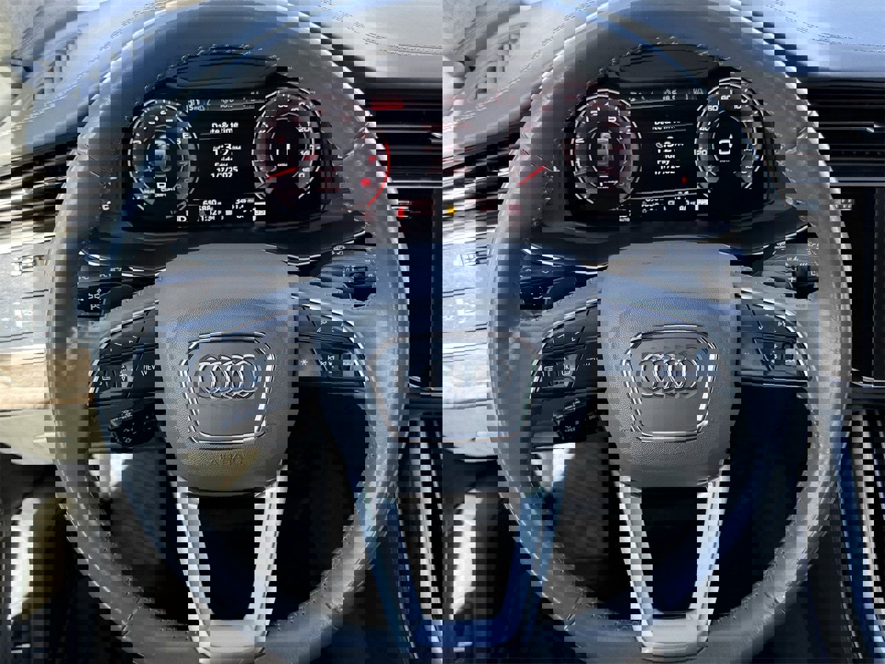 Used 2019 Audi Q8 Prestige image 12