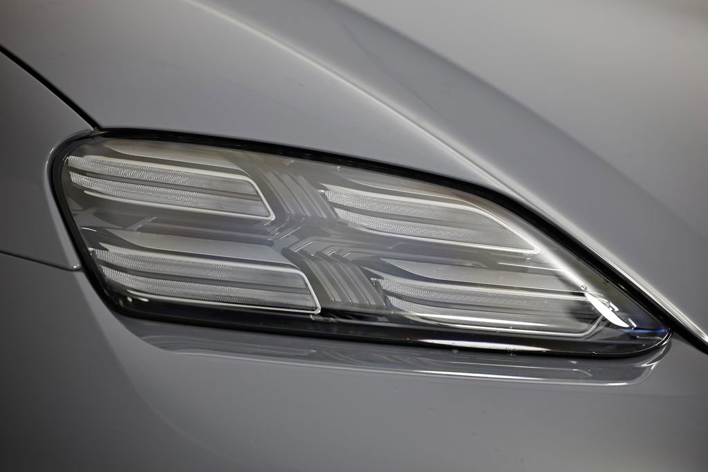 New 2026 Porsche Macan 4 Electric image 18