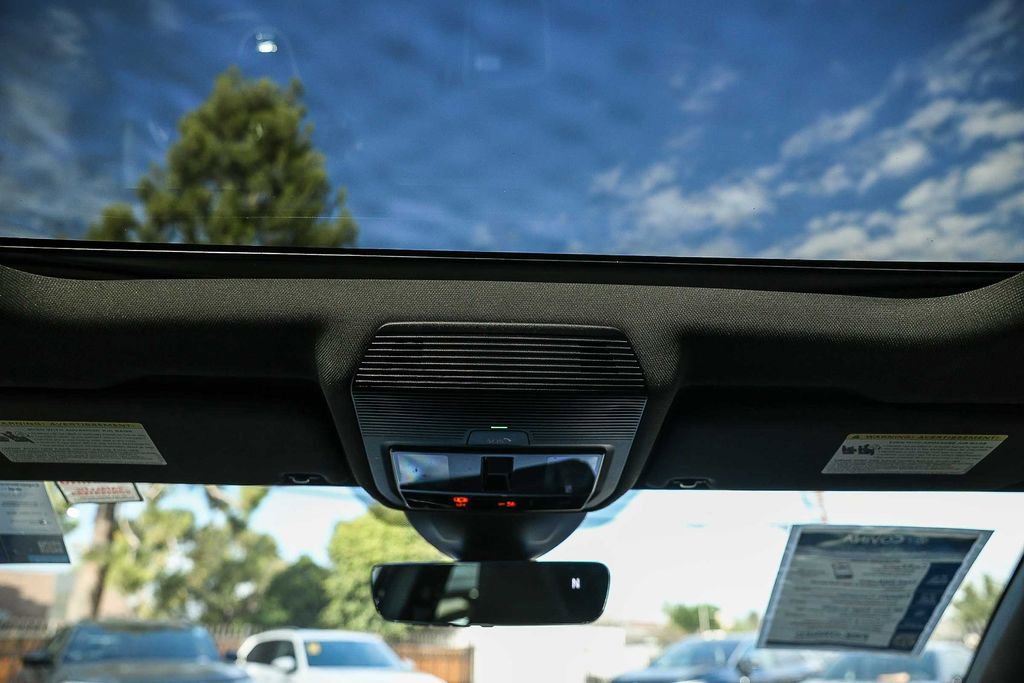 Used 2024 Volkswagen Golf R image 23