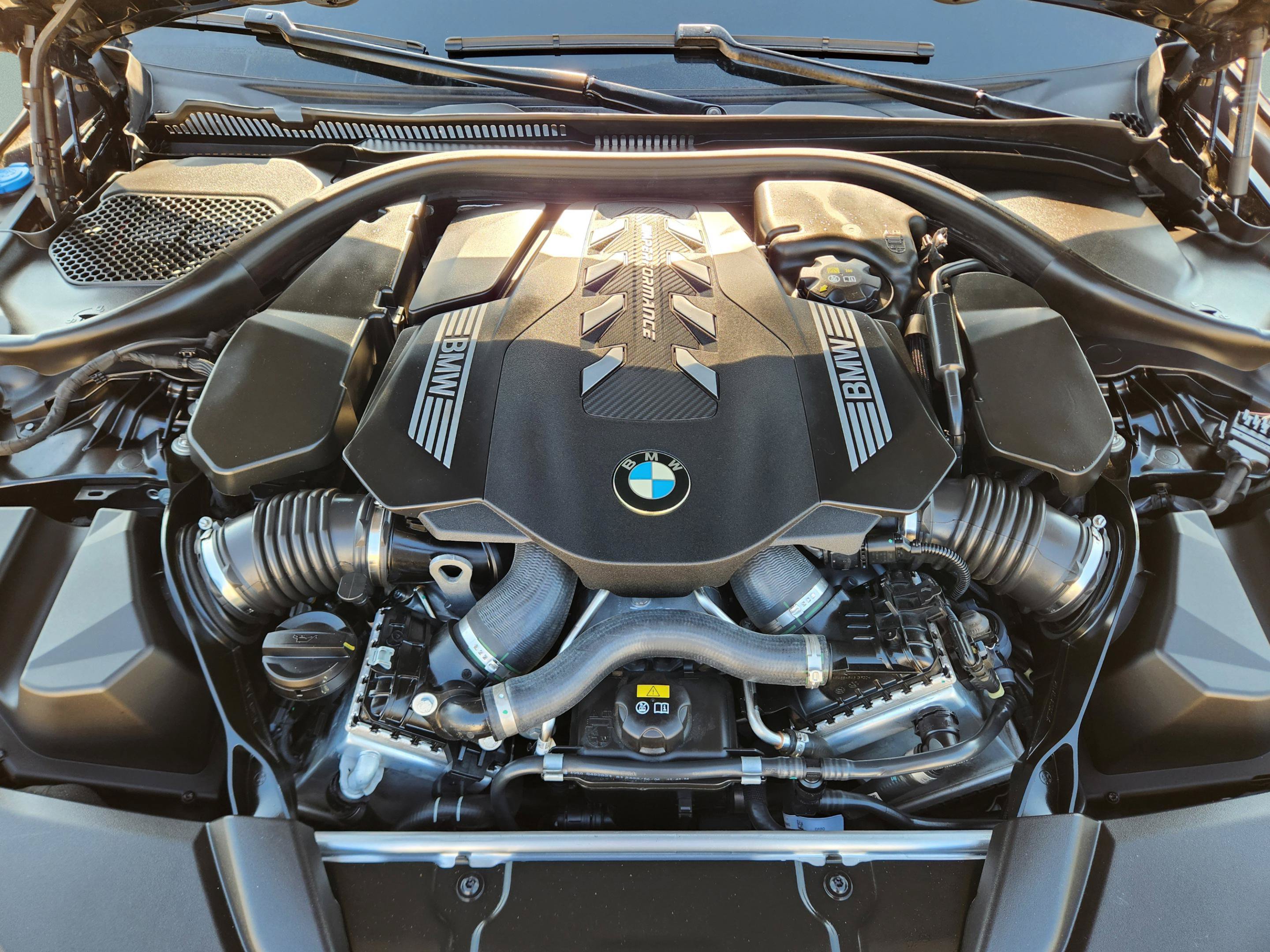 Used 2022 BMW M550i xDrive w/ Shadowloine Package AWD/4WD image 27
