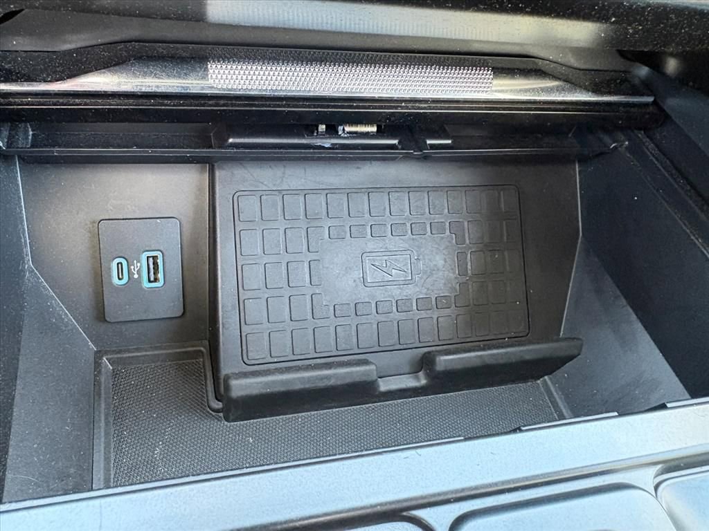 Used 2022 Ford F150 Lariat w/ Trailer Tow Package image 14