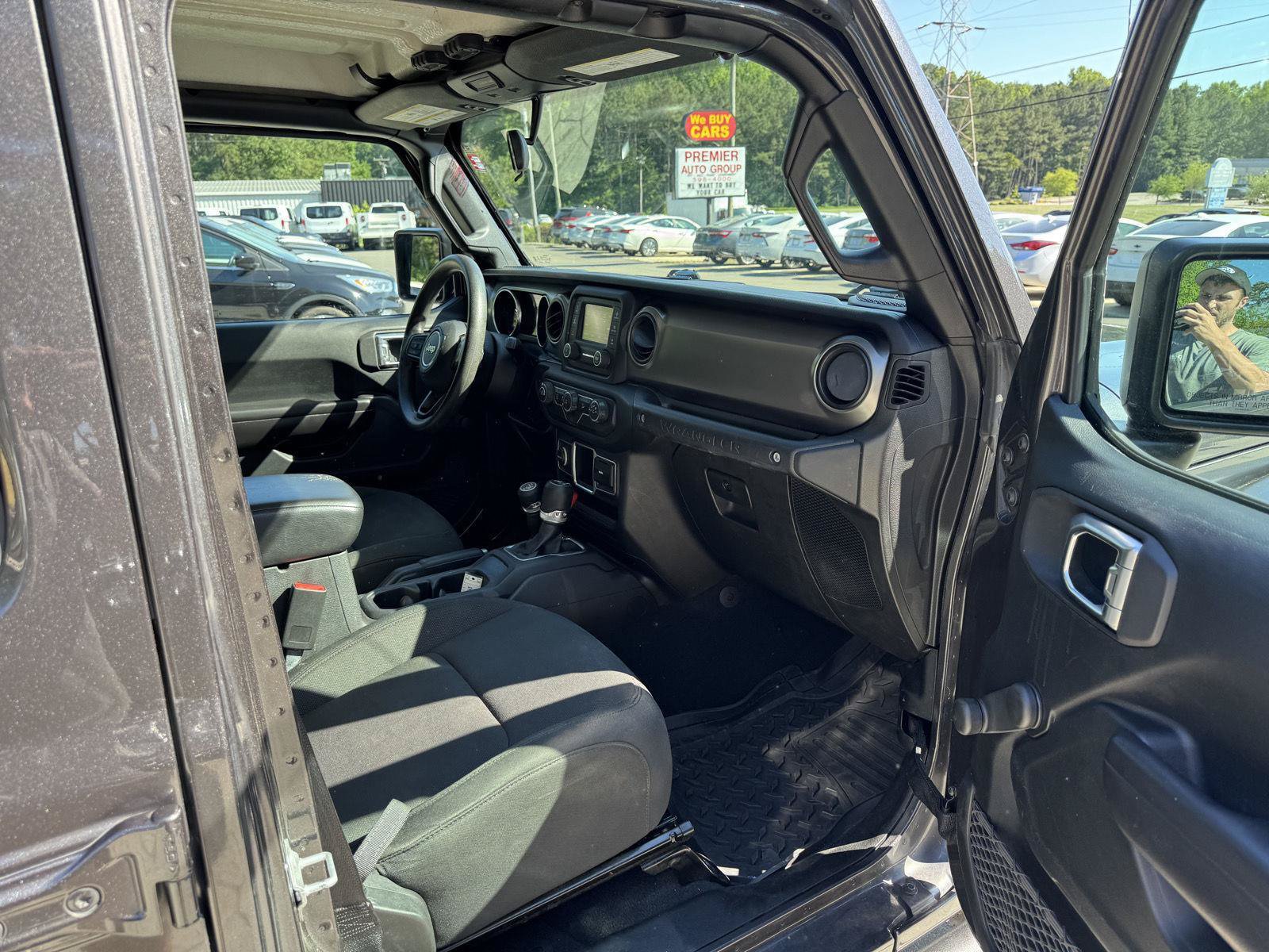 Used 2018 Jeep Wrangler Unlimited Sport AWD/4WD image 14