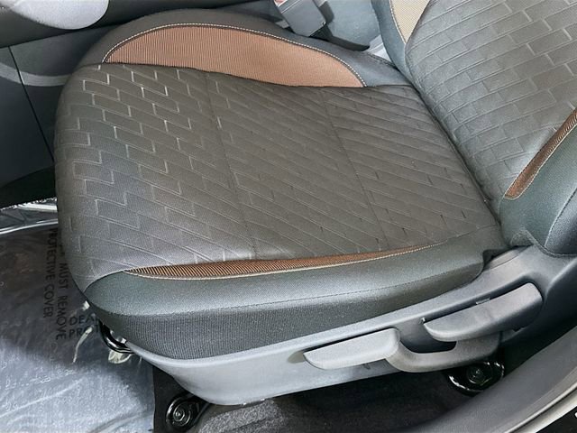 Used 2024 Nissan Kicks SR image 13