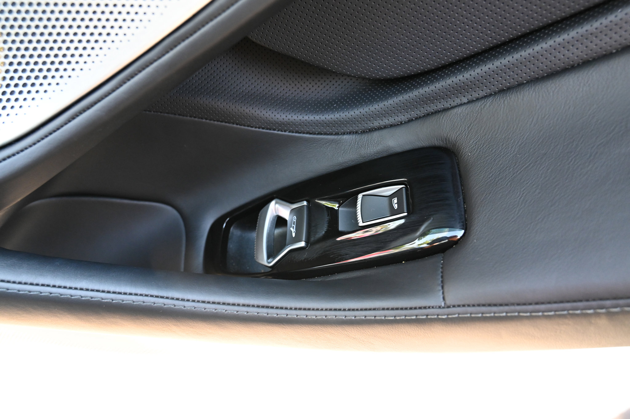 Used 2023 McLaren GT RWD image 45