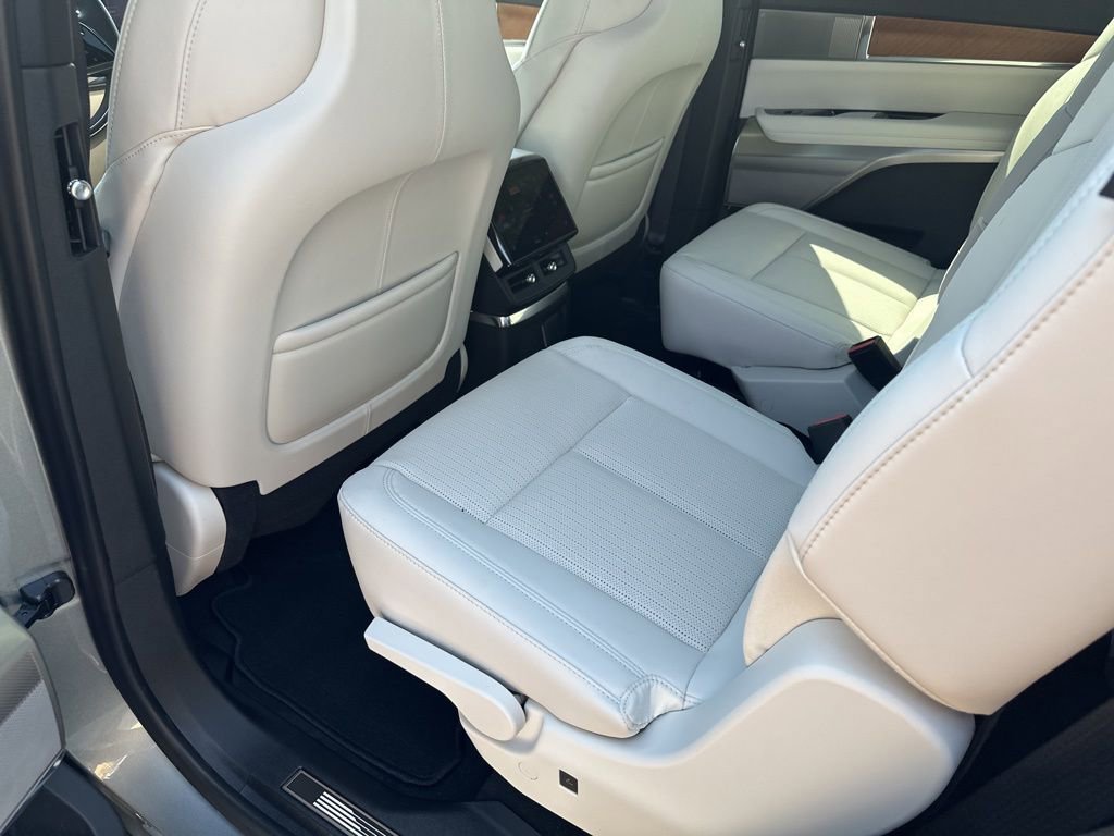 New 2026 Cadillac Vistiq Luxury image 19