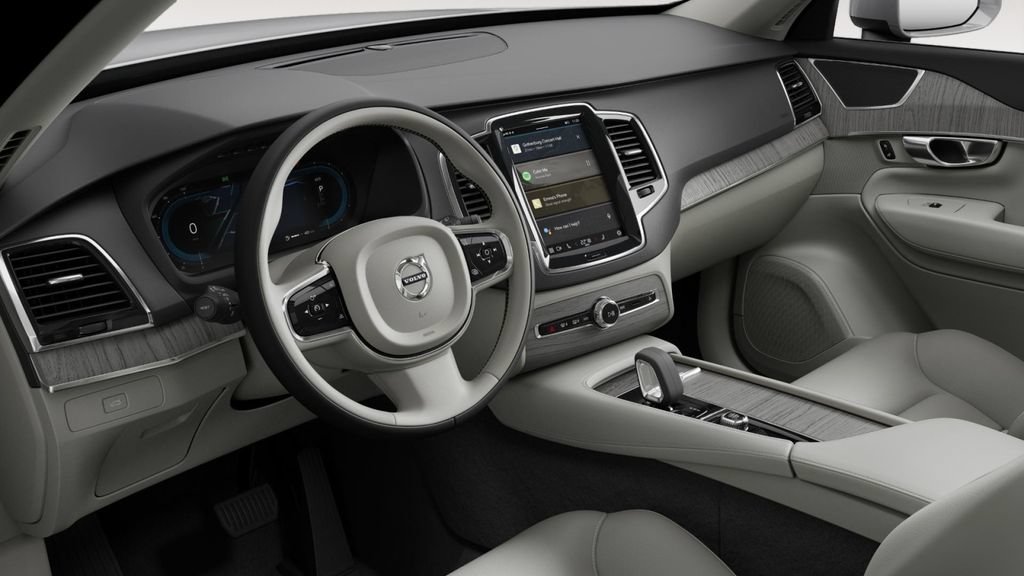 Certified 2024 Volvo XC90 B5 Plus w/ Protection Package AWD/4WD image 6