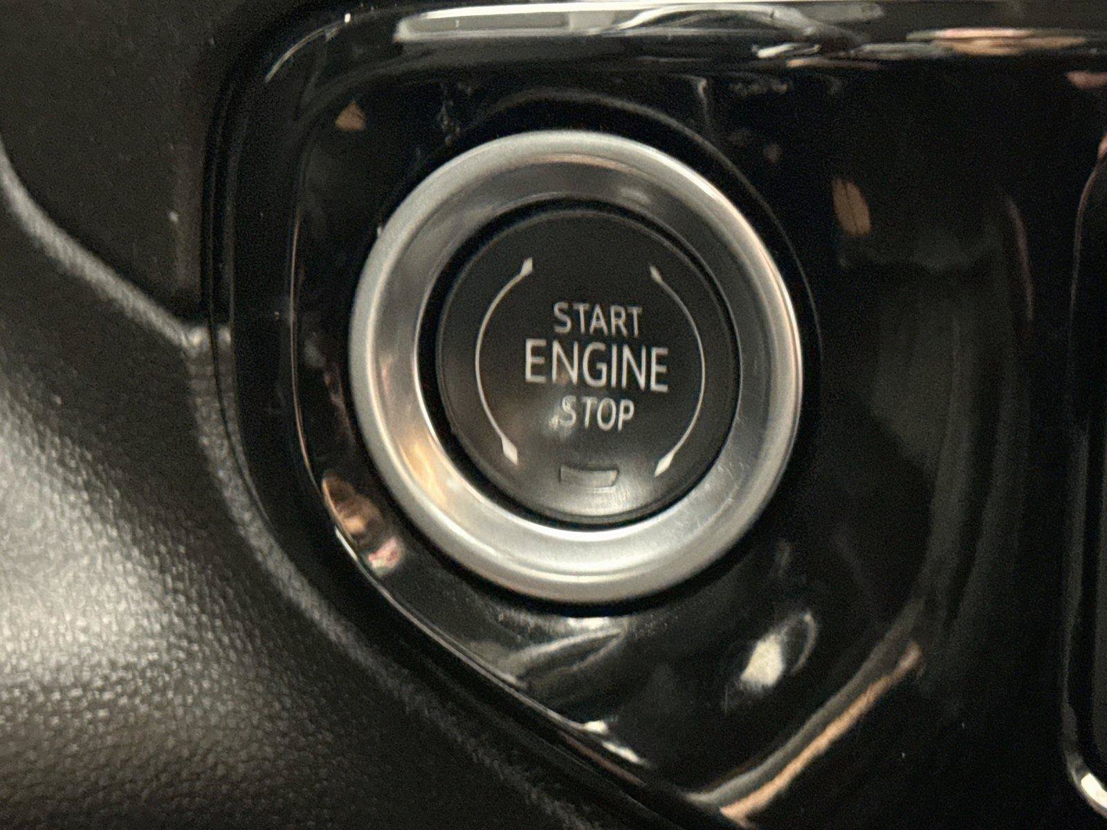Used 2025 GMC Sierra 1500 SLT AWD/4WD image 21