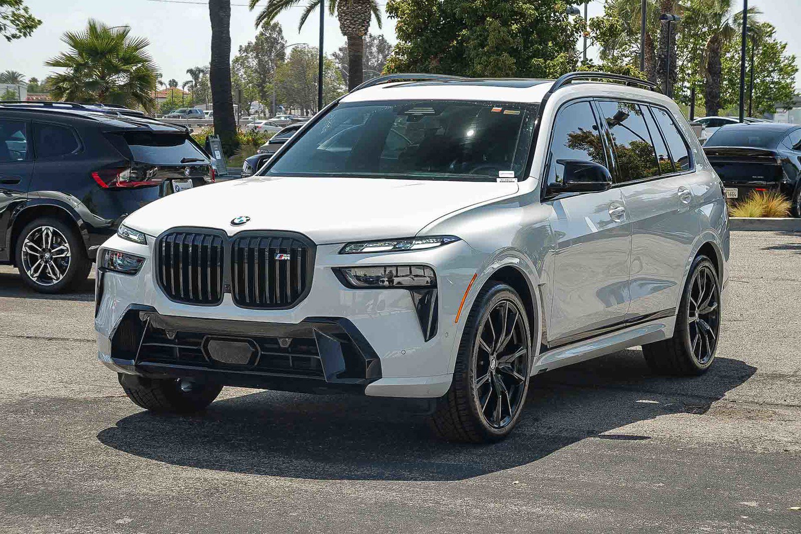 Used 2024 BMW X7 M60i w/ Executive Package AWD/4WD image 3