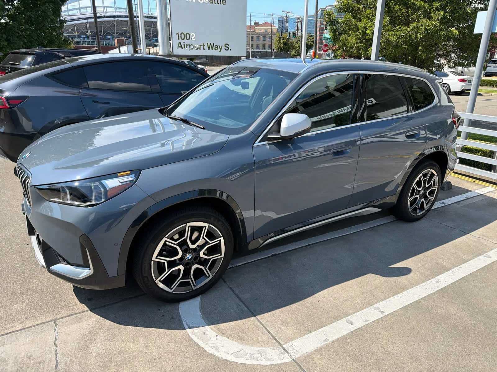 Used 2023 BMW X1 xDrive28i w/ Premium Package AWD/4WD image 1