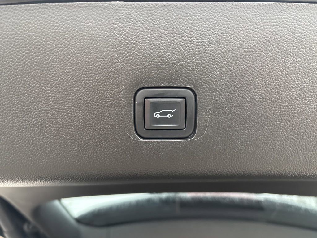 Certified 2021 Chevrolet Traverse RS w/ LPO, Floor Liner Package image 11