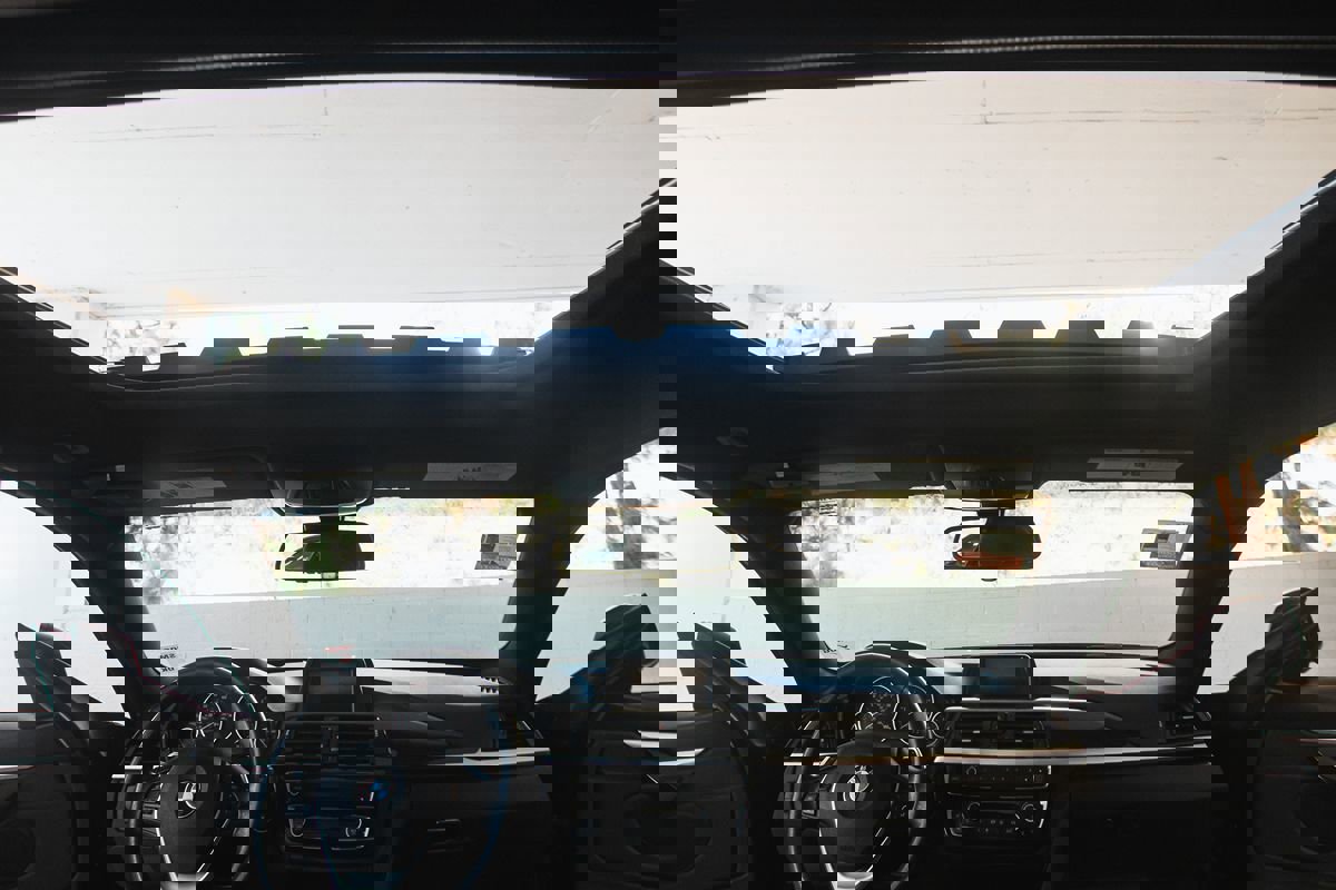 Used 2017 BMW 430i Coupe w/ Driver Assistance Package image 24