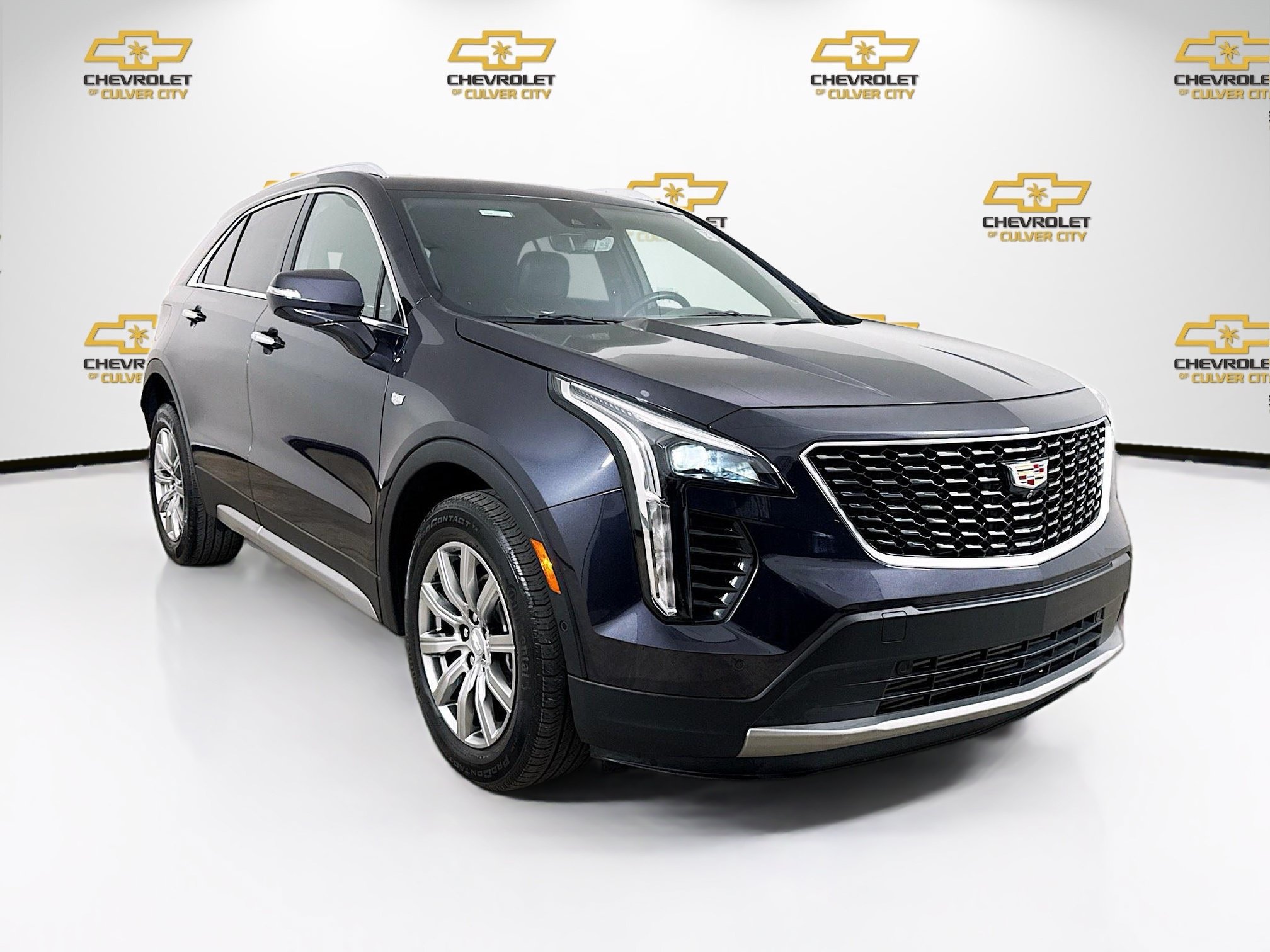 Used 2022 Cadillac XT4 Premium Luxury w/ Enhanced Visibility Package FWD image 1