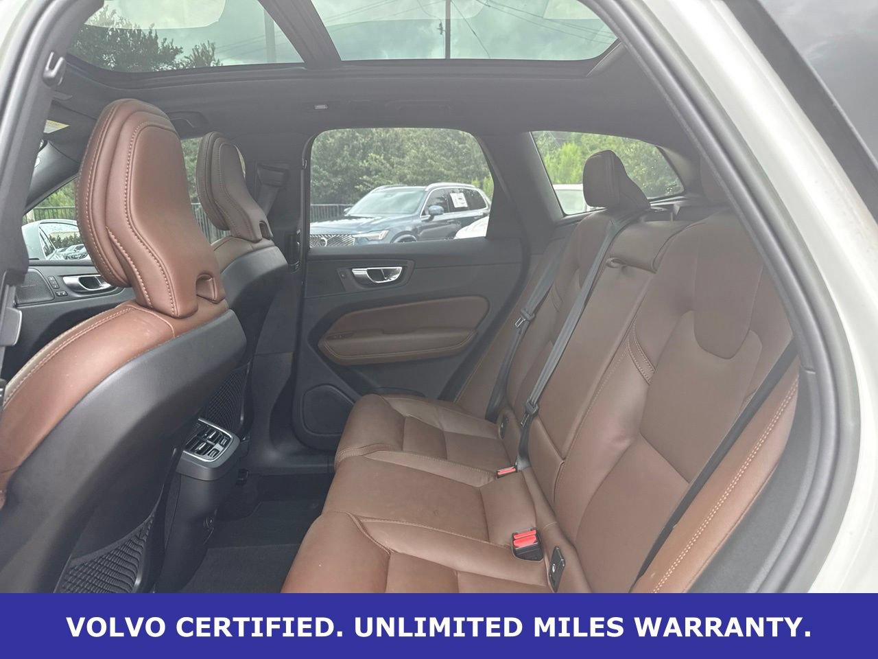 Certified 2023 Volvo XC60 B5 Ultimate w/ Climate Package AWD/4WD image 17