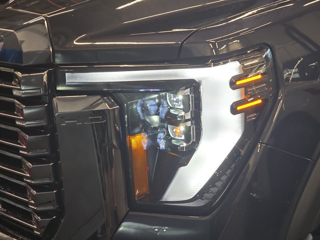 Used 2024 GMC Sierra 2500 Denali Ultimate w/ Max Trailering Package AWD/4WD image 32