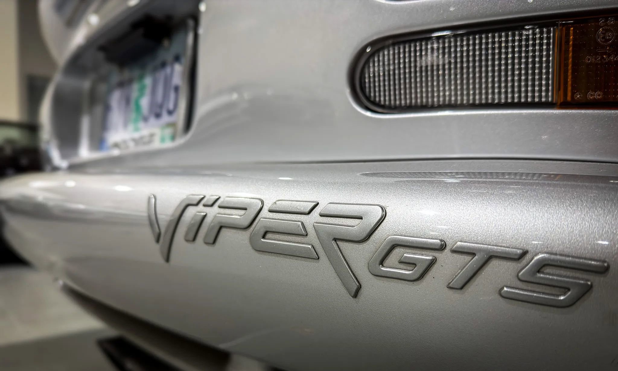 Used 1998 Dodge Viper GTS RWD image 8