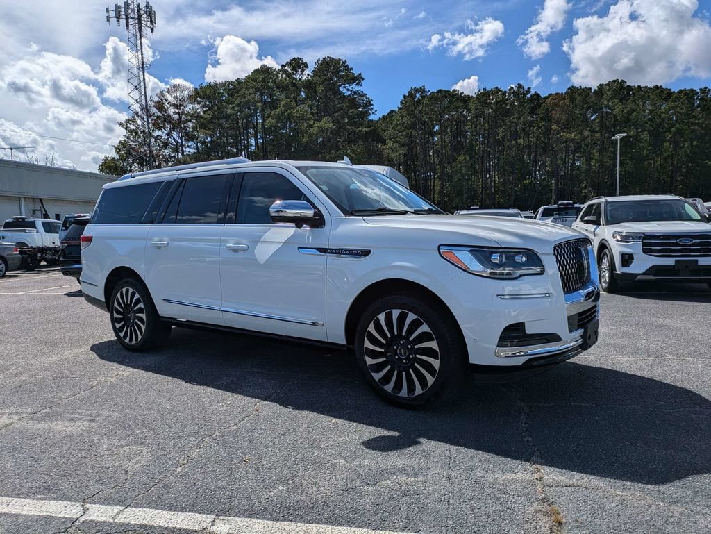 Certified 2022 Lincoln Navigator L Black Label AWD/4WD image 2
