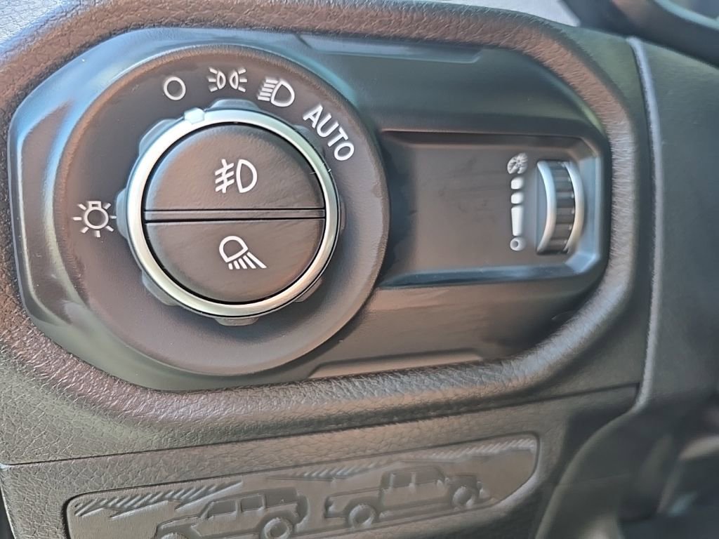 New 2025 Jeep Gladiator Sport image 25