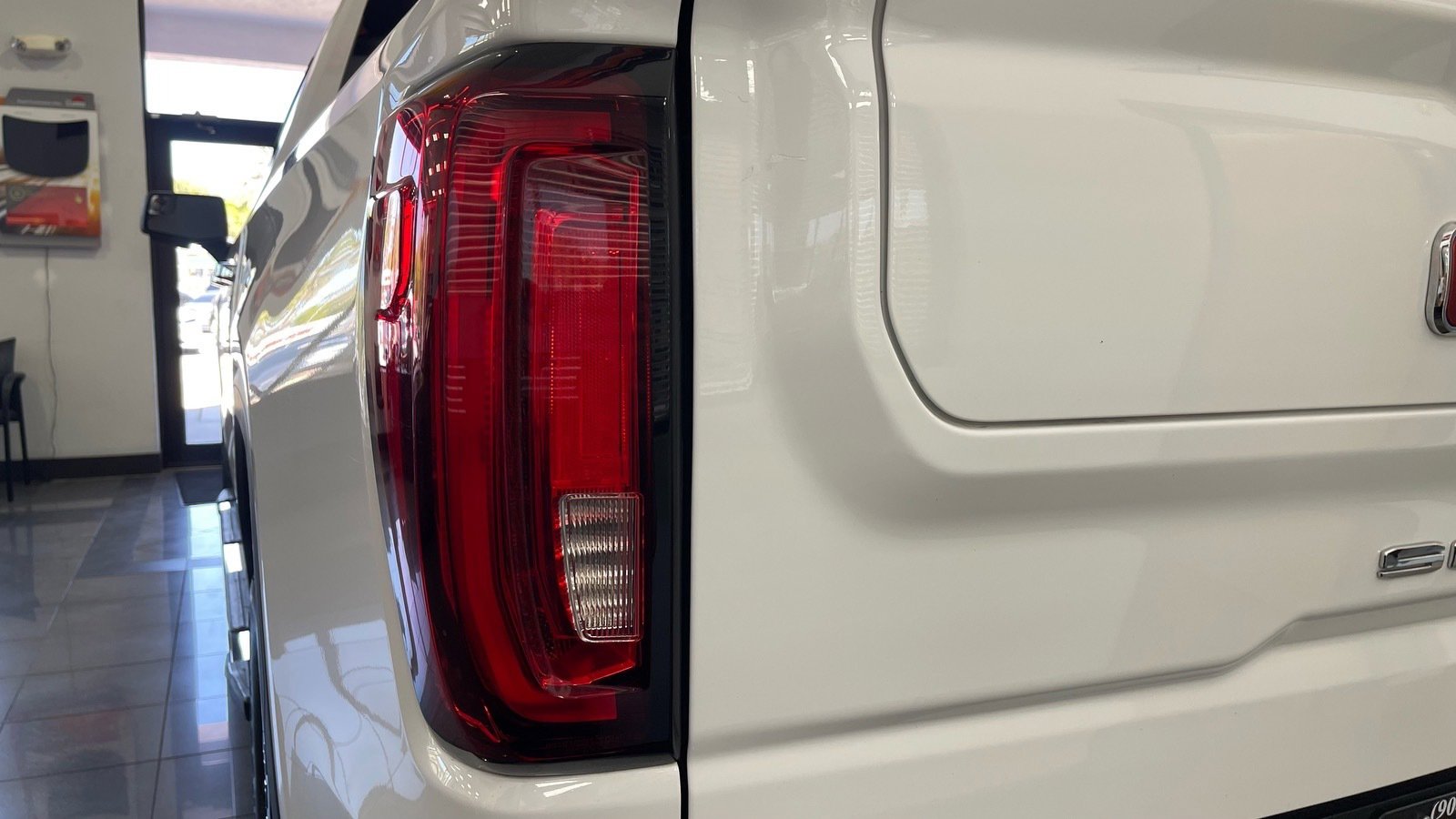 Used 2019 GMC Sierra 1500 SLT w/ SLT Premium Package image 15