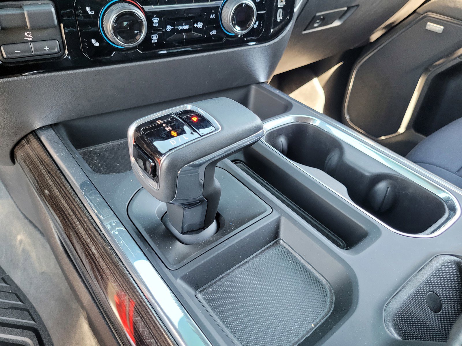 Used 2024 Chevrolet Silverado 1500 LT Trail Boss w/ Convenience Package II image 19