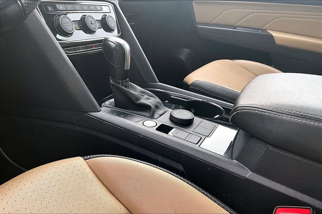 Used 2022 Volkswagen Atlas Cross Sport SEL R-Line w/ Cross Sport MDO Package image 18