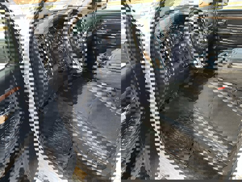 Used 2016 RAM 1500 Laramie w/ Convenience Group image 10