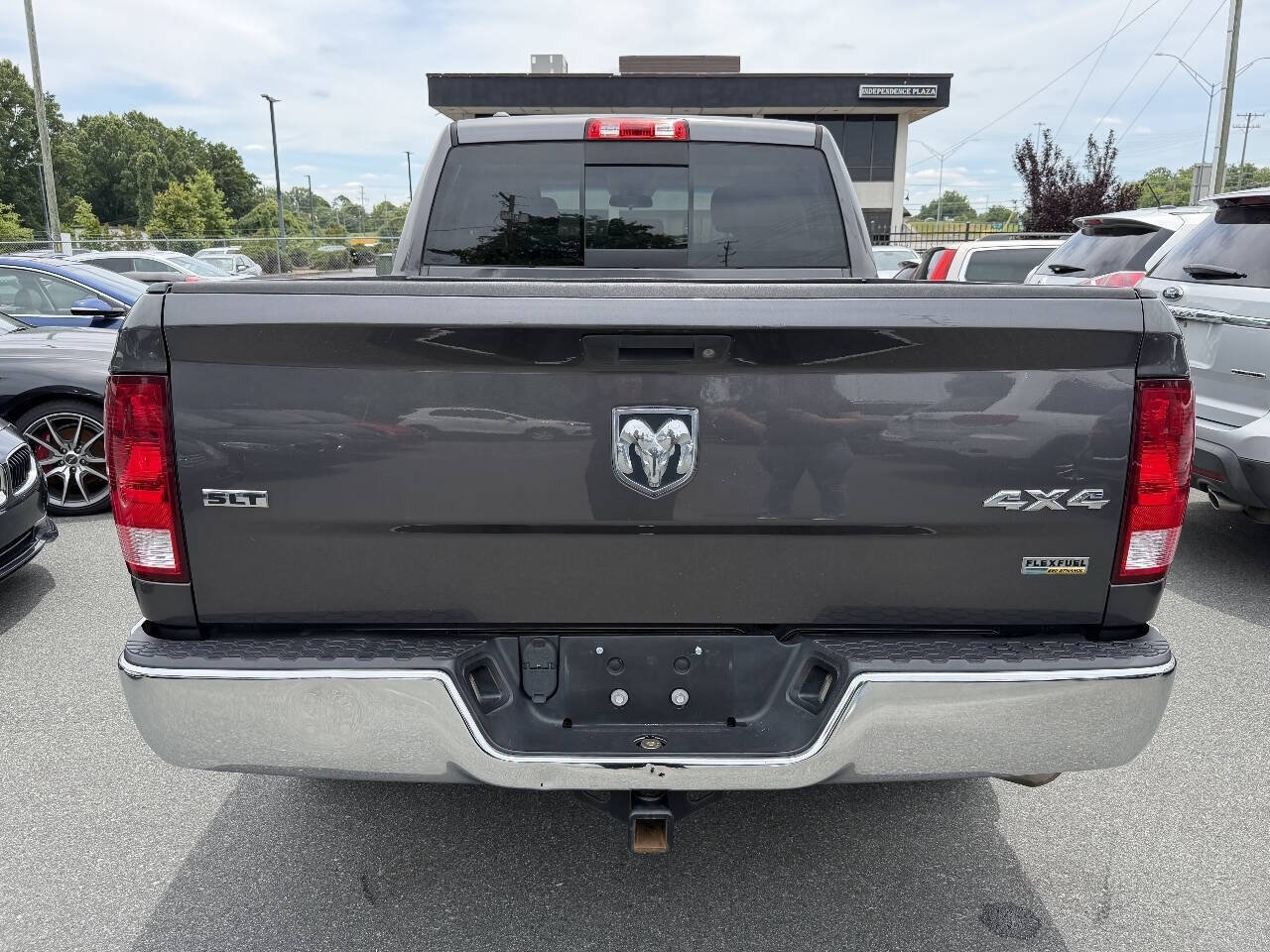 Used 2017 RAM 1500 Classic SLT AWD/4WD image 5