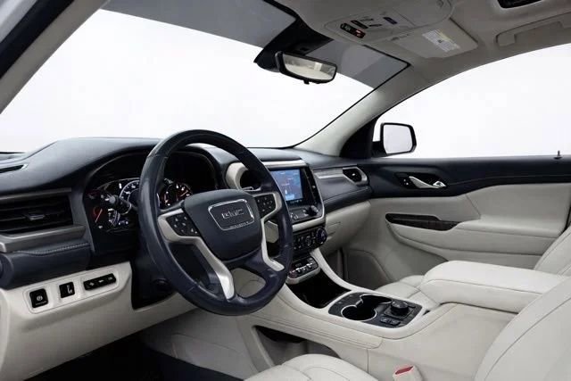 Used 2023 GMC Acadia Denali w/ Denali Ultimate Package AWD/4WD image 13