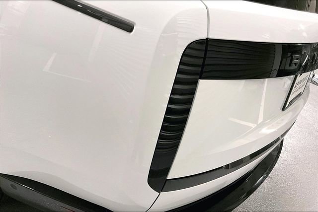 Certified 2024 Land Rover Range Rover SE image 29