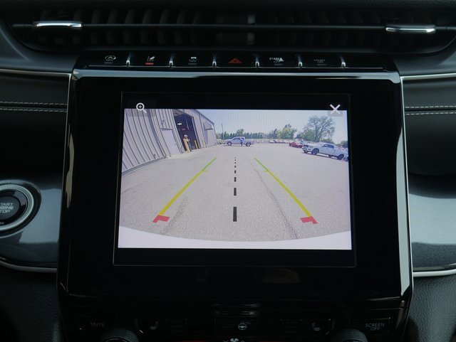 Used 2023 Jeep Grand Cherokee Altitude image 7