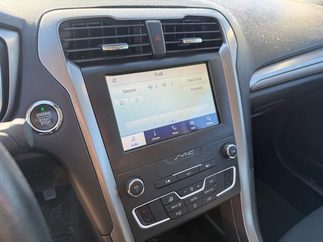 Used 2020 Ford Fusion SE image 15